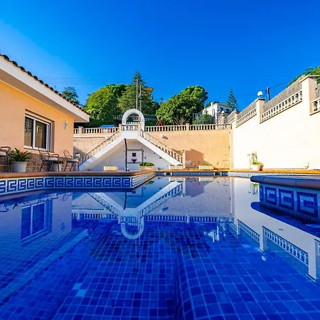 Homeholidaysrentals Aube Sant Cebrià de Vallalta