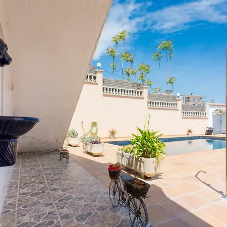 Homeholidaysrentals Aube Sant Cebrià de Vallalta