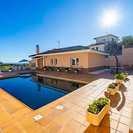 Homeholidaysrentals Aube Appartement Sant Cebrià de Vallalta