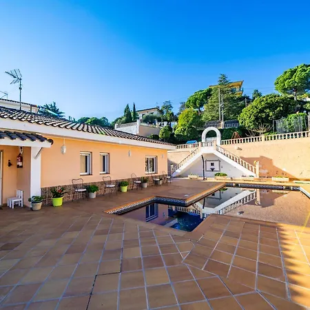 Homeholidaysrentals Aube Sant Cebrià de Vallalta
